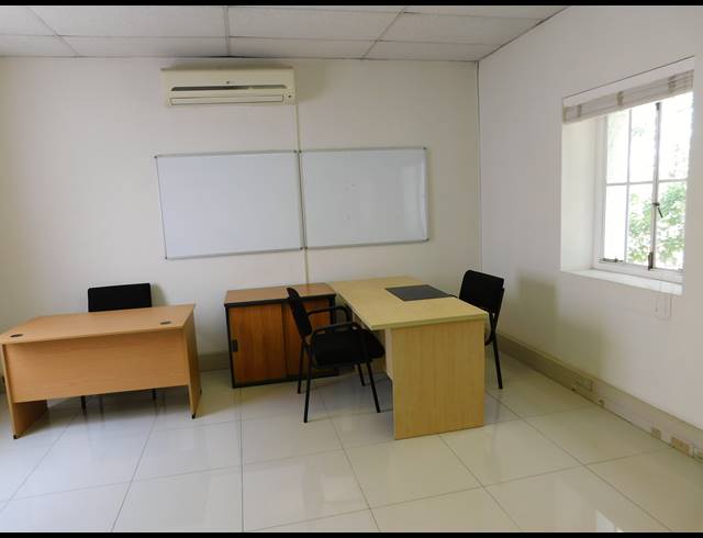 200M² OFFICE TO LET IN FERNDALE